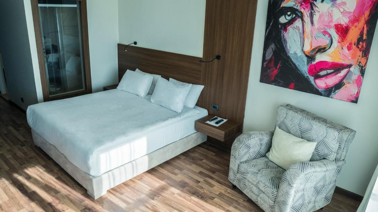 Rivoli Suites Hurghada Bagian luar foto